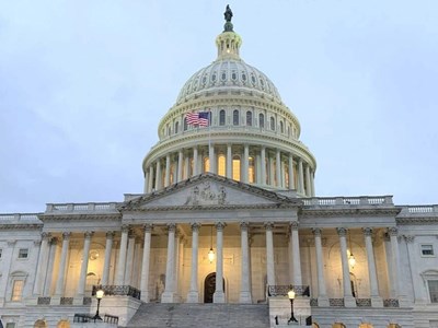 Chính phủ Mỹ chính thức đóng cửa một phần 