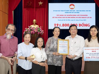 Giới nghệ sĩ nhanh chóng “ra trận”