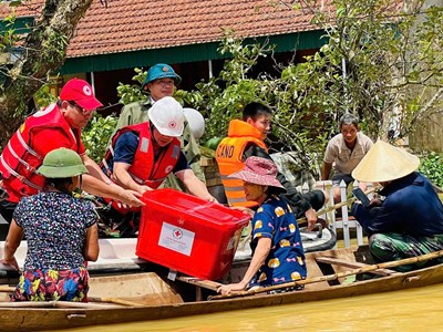  Lan tỏa yêu thương từ Chiến dịch “Chung tay vượt lũ”