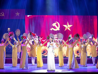  Bước ngoặt lịch sử cho giai đoạn phát triển mới