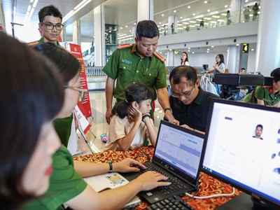Đề xuất quy chuẩn sinh trắc học giọng nói và mống mắt của công dân