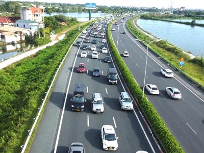 Phân làn xe: Bước tiến trên cao tốc