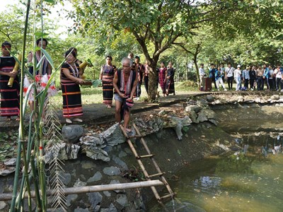  Từ dự thảo văn kiện Đại hội XIV đến khát vọng vươn mình của dân tộc