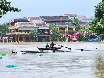  Thương lắm miền Trung ơi! 