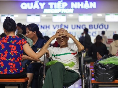 Cuộc giằng co giữa hy vọng sống và gánh nặng tài chính