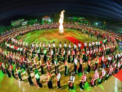 Củng cố khối đại đoàn kết như giữ gìn con ngươi của mắt mình