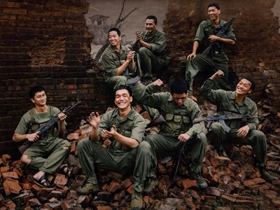 Kẻ tám lạng, người nửa cân