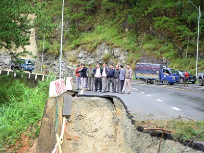 Vì sao các đèo ở Lâm Đồng liên tiếp sạt lở mỗi mùa mưa?