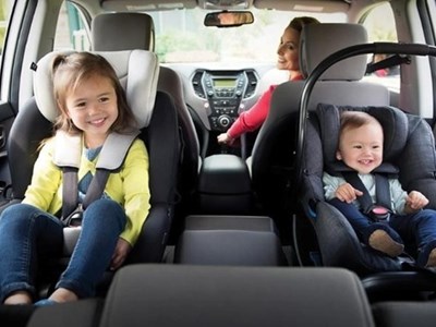 Ghế trẻ em trên ô tô “cháy hàng” khi quy định mới sắp có hiệu lực