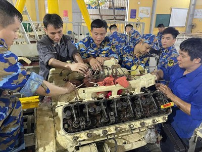  Người thầy khoác áo lính và cuộc hồi sinh những “trái tim thép”