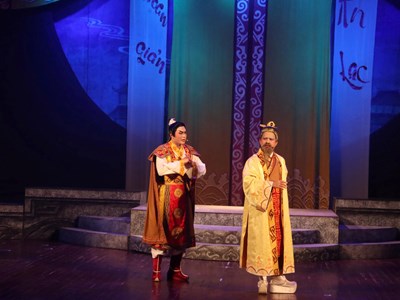 Sân khấu truyền thống thăng hoa