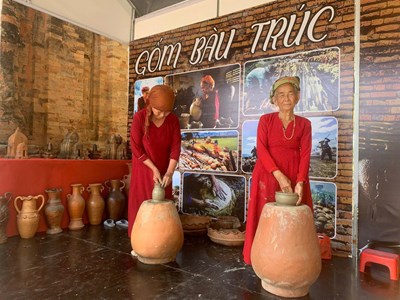  Đưa di sản gốm Chăm ra khỏi “cần bảo vệ khẩn cấp”