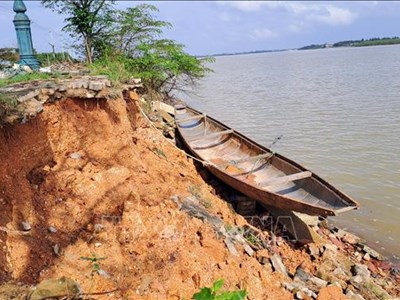  Kè sông Thạch Hãn bị sạt lở nghiêm trọng, ảnh hưởng hàng chục hộ dân