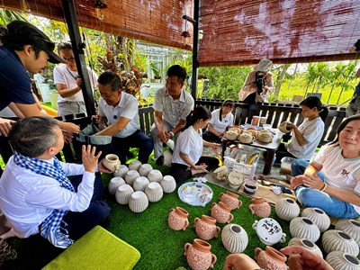 Giải bài toán phát triển bền vững du lịch làng nghề