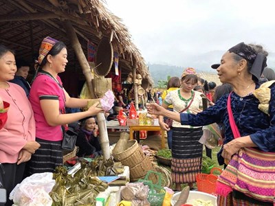  Phiên chợ Mường Chon “đánh thức” núi rừng