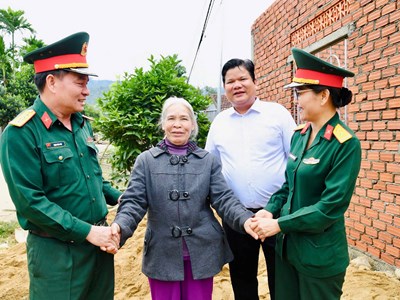 Quảng Ngãi: Xuyên lễ dựng lại mái ấm cho đồng bào Co