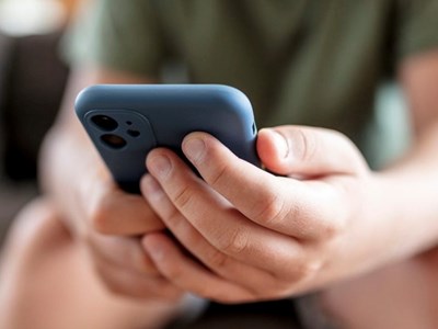 Khi trẻ em sống hai thế giới