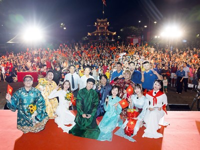 Định hình bản sắc và mở rộng ảnh hưởng toàn cầu