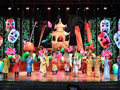 Văn học, nghệ thuật chưa theo kịp nhịp sống mới