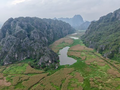  Đâu là tiêu chí “nổi bật toàn cầu” của quần thể Tam Chúc - Vân Long?