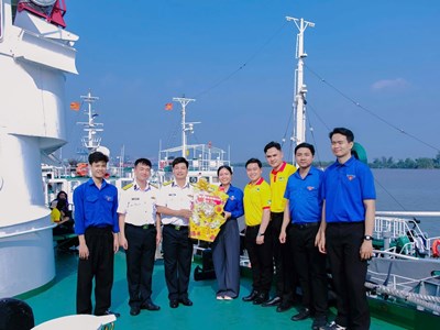  Sắc Xuân hòa cùng nghĩa tình quân dân