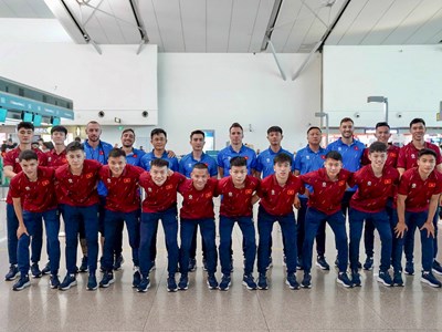 Chờ màn trình diễn thuyết phục