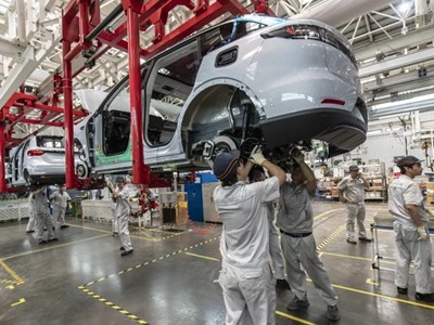 Năng lượng sạch thúc đẩy hơn 90% tăng trưởng đầu tư của Trung Quốc