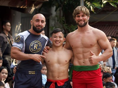 Từ sới vật làng đến ra biển lớn