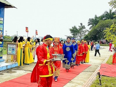  Sắc Xuân trên thành cổ Tây Đô