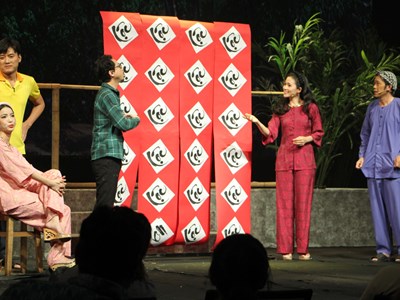 Sức bật mùa Tết và áp lực phía sau ánh đèn