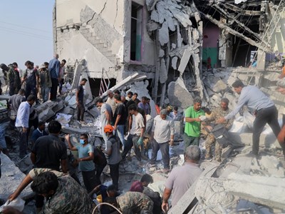 Iran chấn động sau báo cáo hơn 100 trẻ em thiệt mạng trong vụ không kích trường nữ sinh