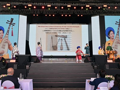 Nhịp cầu văn hóa của hai quốc gia