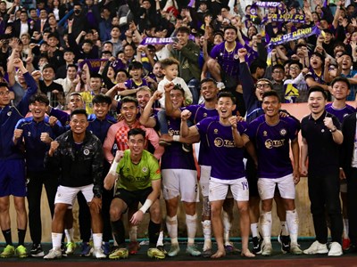  Khi bóng đá biết “kể chuyện”