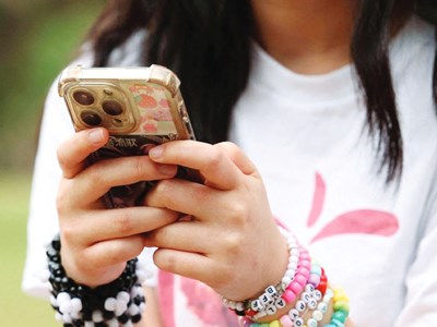  Indonesia cấm trẻ em dưới 16 tuổi sử dụng mạng xã hội