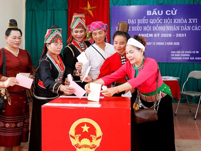  Đồng bào các dân tộc tại “Ngôi nhà chung” hòa vào ngày hội non sông