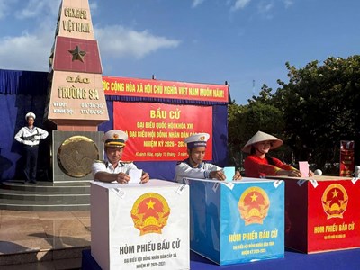  Trường Sa Lớn trong không khí ngày hội toàn dân