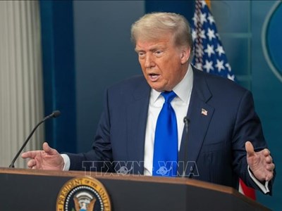 Ông Trump dọa phá hủy nhà máy điện Iran nếu eo biển Hormuz không mở