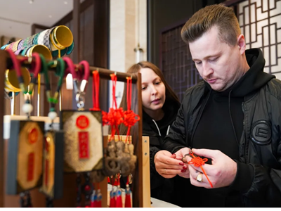 “Cú hích” mạnh mẽ