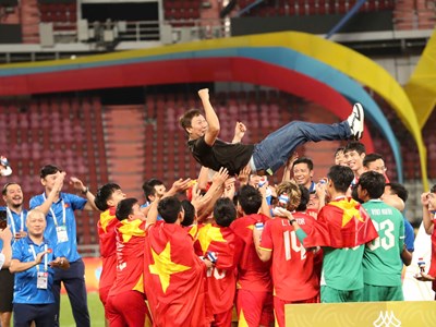 (Bài 4): Khi truyền thống trở thành sức bật