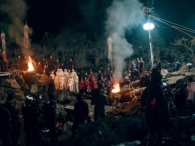 Khi bản sắc là “giấy thông hành”