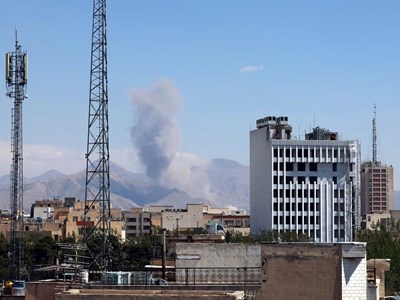 Ông Trump gia tăng sức ép, Iran cảnh báo cắt nguồn dầu khí trong nhiều năm