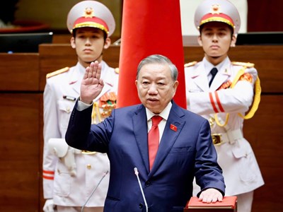  Sự thống nhất trong lãnh đạo trở thành đòi hỏi của thời cuộc