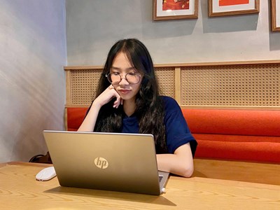   Người trẻ với áp lực “phải rực rỡ”