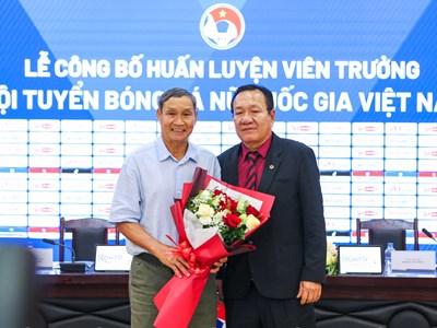 Kỳ vọng và áp lực cho HLV Hoàng Văn Phúc
