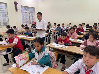  Gieo chữ nơi mây phủ