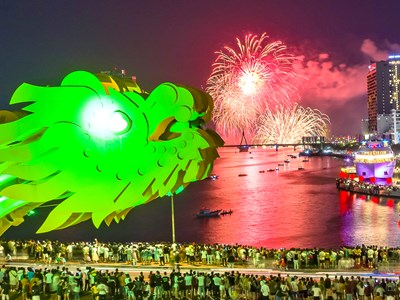 Đà Nẵng đón sóng khách hè 2026