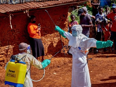 Quốc tế nỗ lực ngăn chặn dịch Ebola