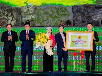 Phát triển du lịch bền vững trên nền “văn hóa xứ Mường Hòa Bình”