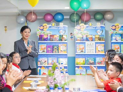 Tủ sách tiếng Việt - Gắn kết thế hệ trẻ Việt Nam ở nước ngoài với cội nguồn dân tộc