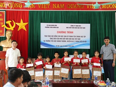 NXBGDVN đồng hành cùng học sinh vùng khó Ba Vì